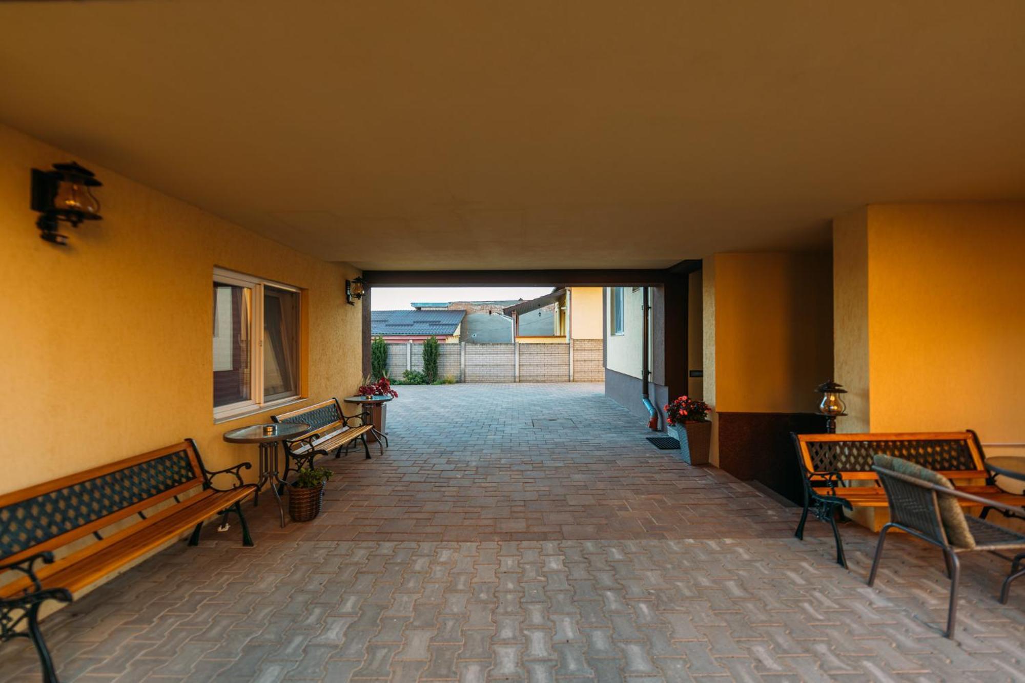 Pensiune Carpati Hunedoara Exterior foto
